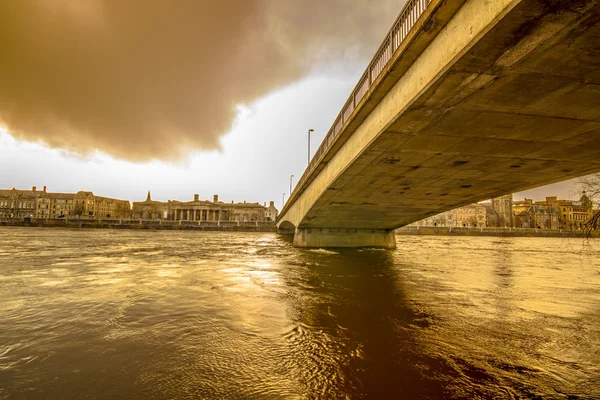 Zonsondergang op de rivier de tay — Stockfoto