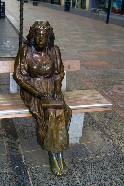 Rzeźba kobiety w perth Szkocja — Zdjęcie stockowe
