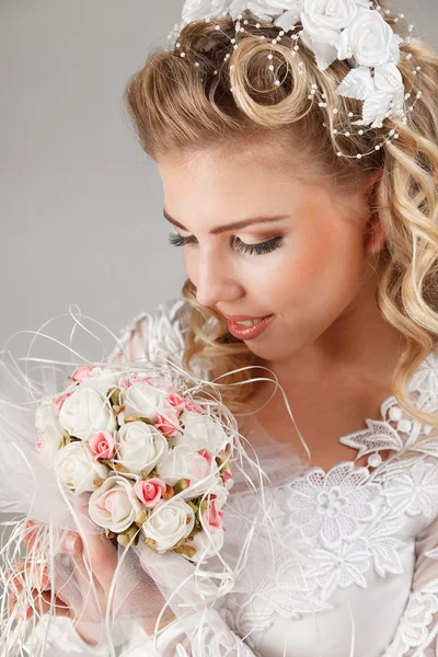 Beautiful happy bride — Stock Photo, Image