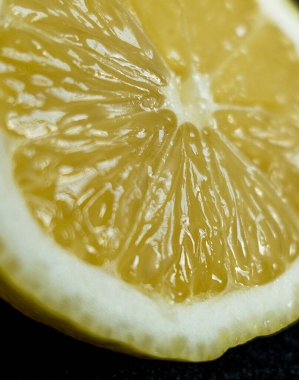 Taze sarı limon dilimi 