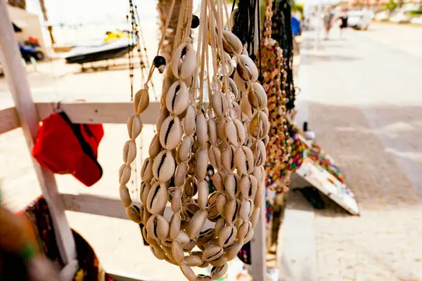 Souvenir Conchiglie Nel Mercato Sulla Spiaggia Sull Oceano — Foto Stock