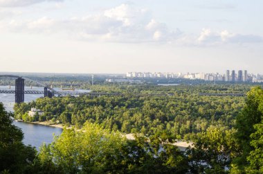 Panorama Yazı Ukrayna 'daki eski şehir Kyiv' in güzel manzarası