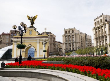view of the palace square in kyiv