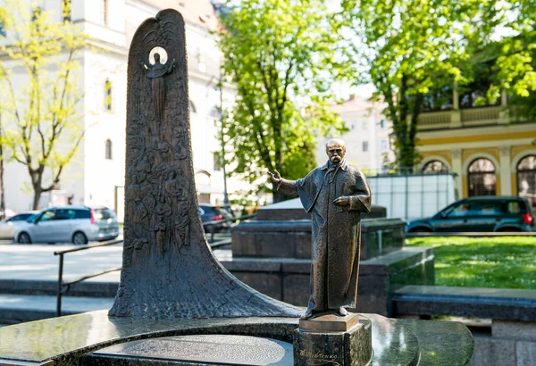 Rzeźba Posąg Tarasu Shevchenko Starego Miasta Piękny Widok Parku Lecie — Zdjęcie stockowe