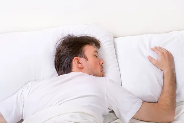 Man sover — Stockfoto