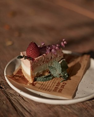 Çilekli Pastaya Seçici Odaklanma. 