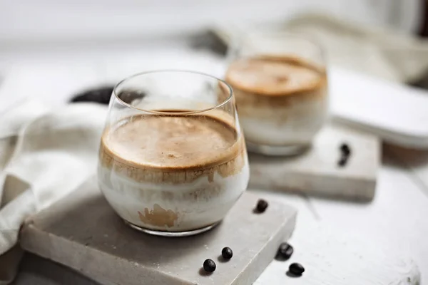 Грязный Кофе Холодное Молоко Горячим Эспрессо — стоковое фото