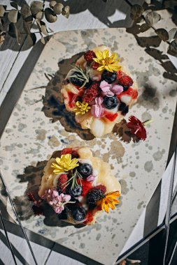 Ev yapımı kruvasan ya da meyveli Croffle..