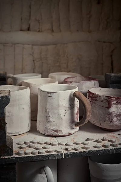 Tasses Argile Dans Four Pour Cuisson Poterie Atelier Poterie — Photo