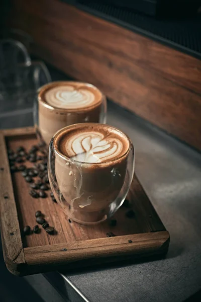 Szelektív Fókusz Csésze Forró Latte Art Kávé Fókusz Fehér Foa — Stock Fotó