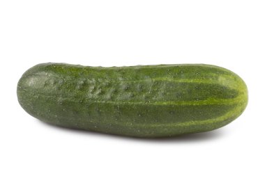 Beyaz arka plan üzerinde izole tek taze salatalık