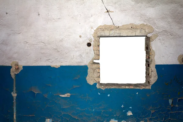 Tmavě modré malované věku cihlová zeď s otvorem pozadí okna — Stock fotografie