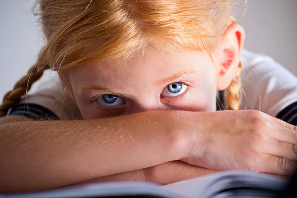 Retrato de uma menina — Fotografia de Stock