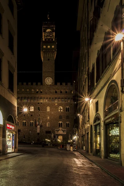 Middeleeuwse straat in florence — Stockfoto