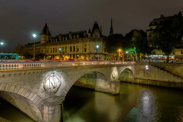 Frankrijk Parijs - pont neuf brug bij nacht — Stockfoto