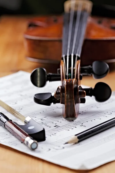 Old violin — Stock Photo, Image