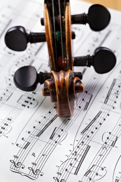 Old violin — Stock Photo, Image