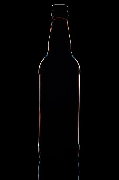 Piwo botle na czarnym tle — Zdjęcie stockowe