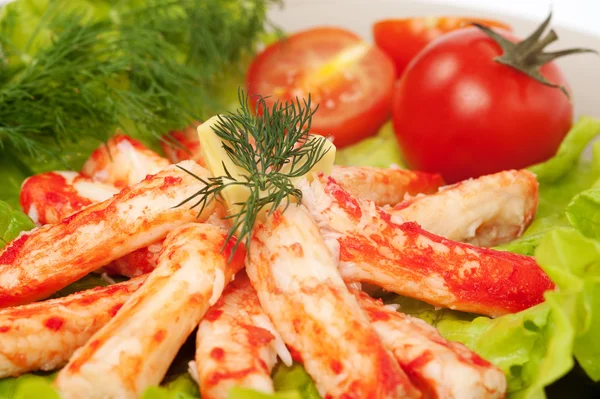 Krabbenfleisch mit frischem Gemüse — Stockfoto