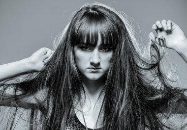 güzel bir kadın modeli siyah beyaz portre