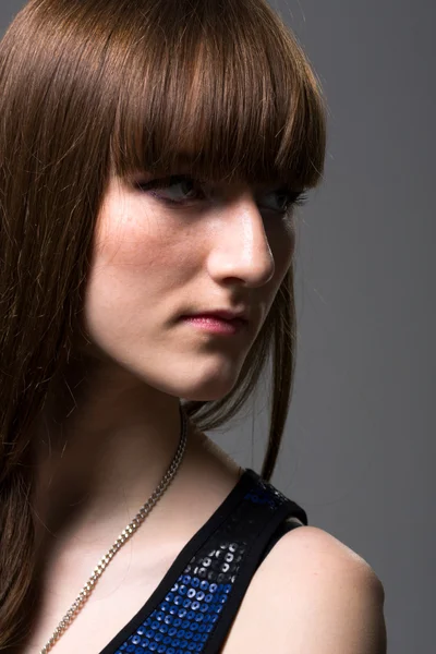Close up retrato de uma jovem mulher — Fotografia de Stock