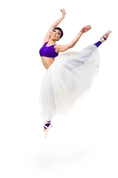 Bailarina saltando sobre fondo blanco aislado — Foto de Stock