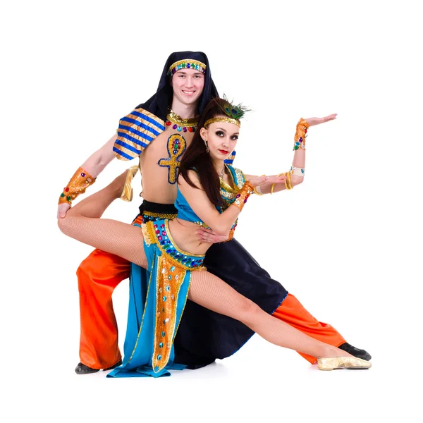 Dancers couple dressed in Egyptian costumes posing — Stock Photo, Image