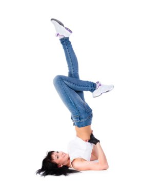 Genç fitness kadının yapması akış üzerinde bıçaklar