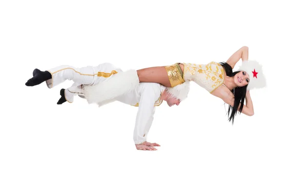 Akrobatikus tánc pár elvégzi mutatvány — Stock Fotó