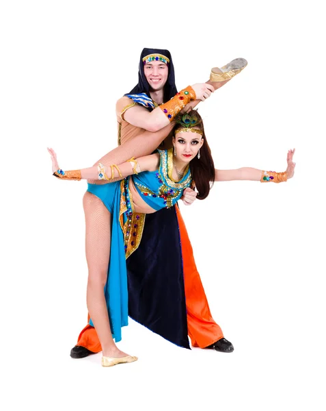 Akrobatikus tánc pár elvégzi mutatvány — Stock Fotó