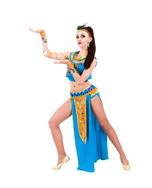 Dansen van farao vrouw draagt een Egyptische kostuum. — Stockfoto