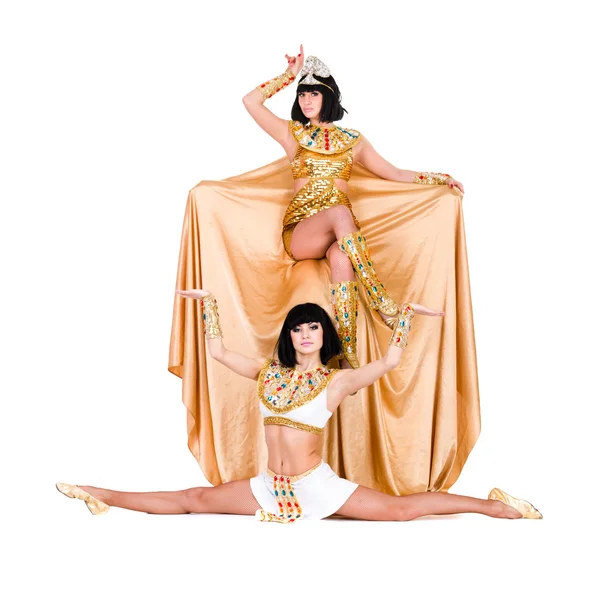 Dancing pharaoh women wearing a egyptian costume. — Stock Photo, Image