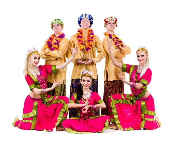 Dancers dressed in Indian costumes posing — Stock Photo, Image