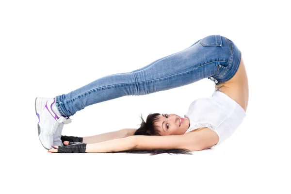 Giovane donna fitness che fa esercizio — Foto Stock