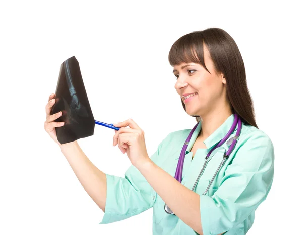 Doctora mirando la radiografía del pie — Foto de Stock