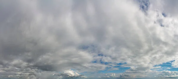 Traumhaft Weiche Wolken Vor Blauem Himmel Natürliche Zusammensetzung Panorama — Stockfoto