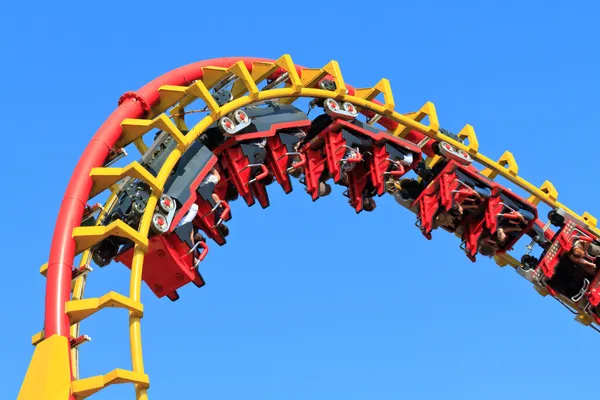 Rollercoaster jazdy — Zdjęcie stockowe