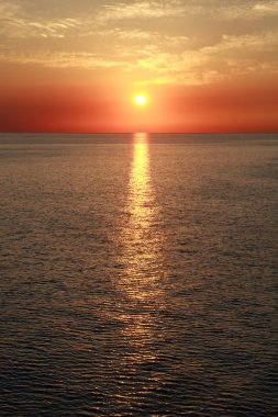 Okyanusta gün batımı