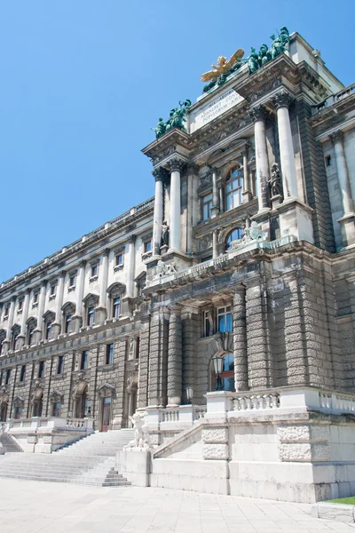 Hofburg Birodalmi Palota bejáratánál, kilátás a Burggarten, Bécs Ausztria — Stock Fotó