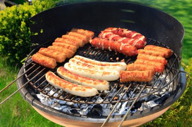 kömür ızgara sosis ve chevapcici ile