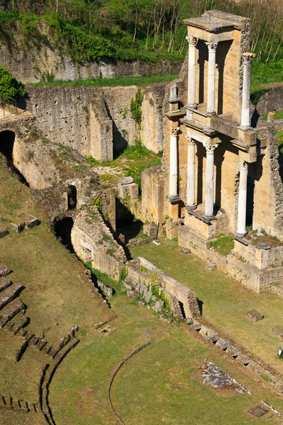 Pozůstatky římského amfiteátru v volterra, Toskánsko, Itálie — Stock fotografie