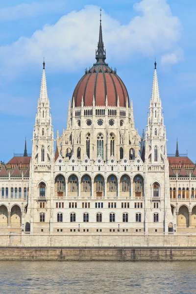 Венгерский парламент в Будапеште — стоковое фото