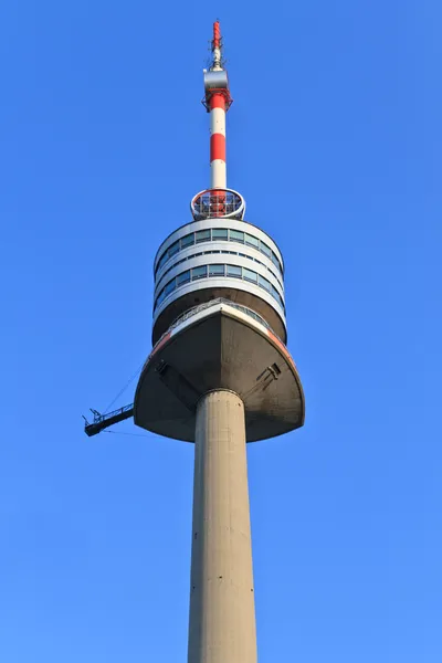 Donauturm (Danube Tower), Viena, Áustria — Fotografia de Stock