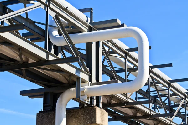 Reservatório de petróleo numa instalação petroquímica — Fotografia de Stock