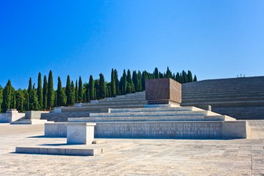İtalyan Savaşı Anıtı ve mezarlığı, redipuglia, İtalya