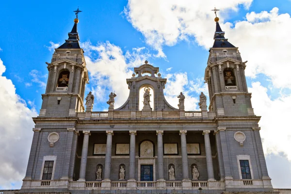 Almudena kathedraal, Madrid, Spanje — Stockfoto