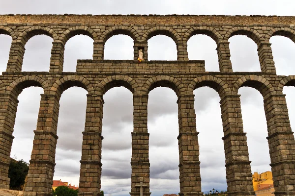 Romerska akvedukten i Segovia (Spanien) — Stockfoto