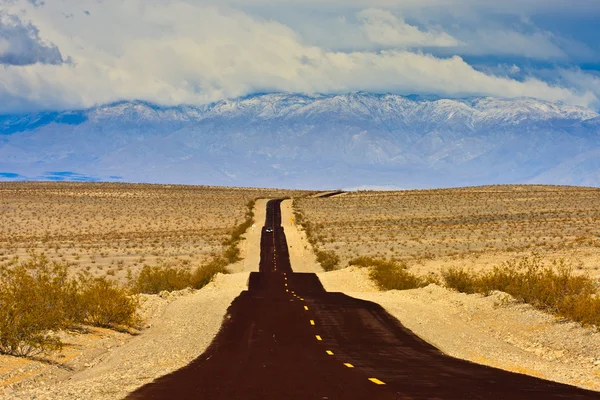 Long Desert Road — Stock Photo, Image