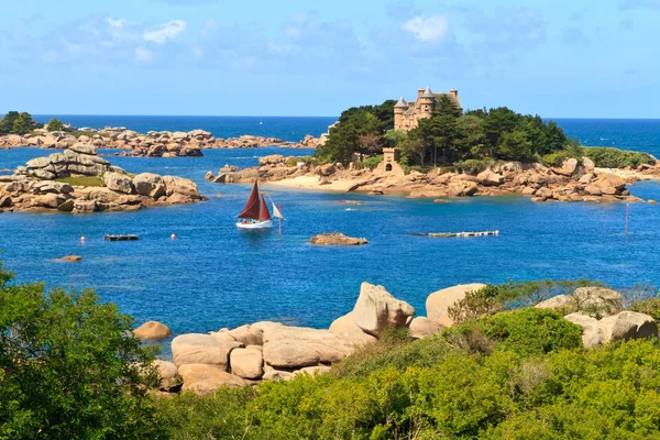 Cote de gránit Rose, Bretagne-i partvidék közelében Ploumanach, Franciaország — Stock Fotó