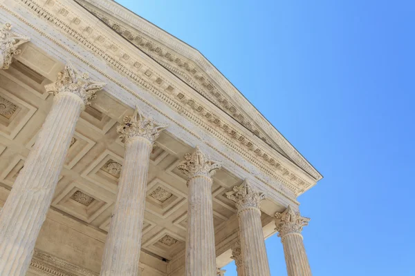 Romeinse tempel in Nîmes, provence, Frankrijk — Stockfoto